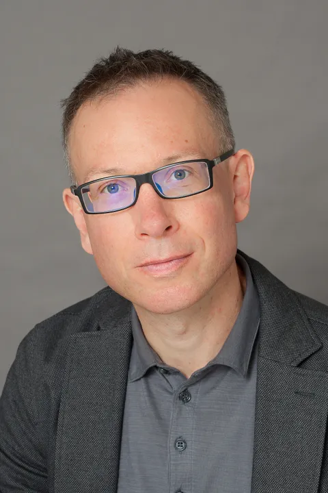 THE CUT OUT GIRL BY BART VAN ES NAMED 2018 COSTA BOOK OF THE YEAR 